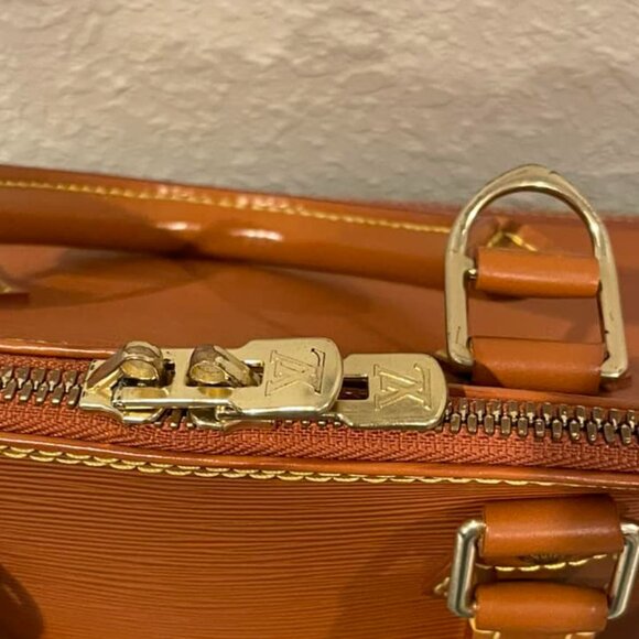 Louis Vuitton Vintage Epi Alma - Picture 6 of 16